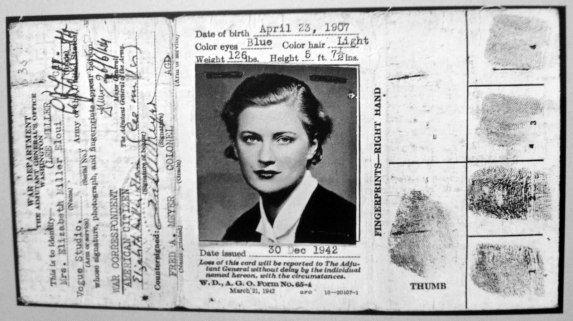 lee_miller_biography_beautiful_young_thing_audacious_muse_photographer_3l[1]